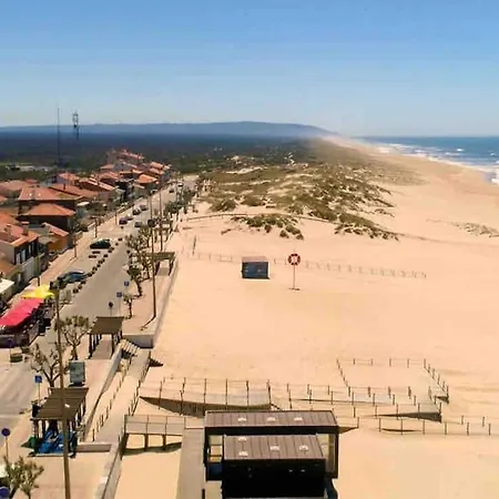 Moradia Alegre No Centro Da Da Tocha. בית נופש