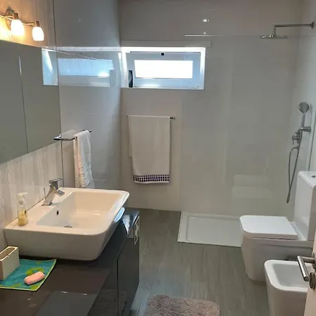 Moradia Alegre No Centro Da Da Tocha. Casa vacanze *