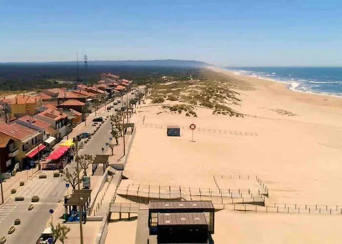 Moradia Alegre No Centro Da Da Tocha. Сasa de vacaciones