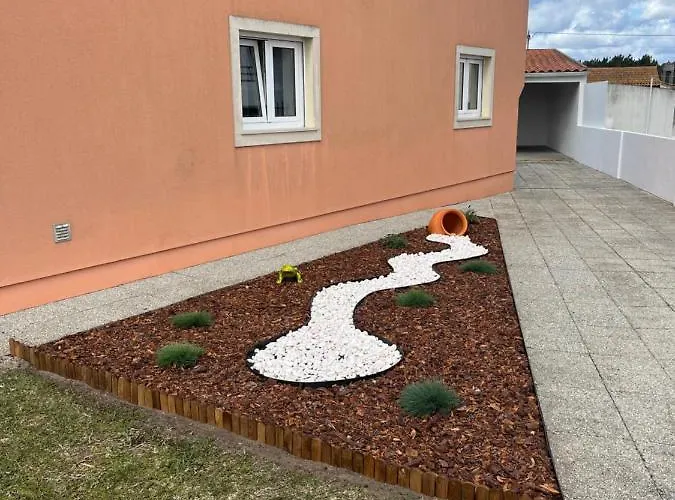 Moradia Alegre No Centro Da Da Tocha. Сasa de vacaciones *